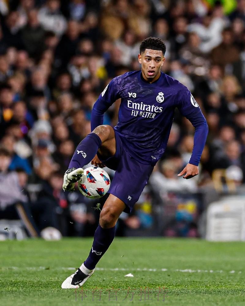 TA:贝林厄姆已在皇马更衣室建立起了自己的地位 TA:贝林厄姆已在皇马更衣室建立起了自己的地位